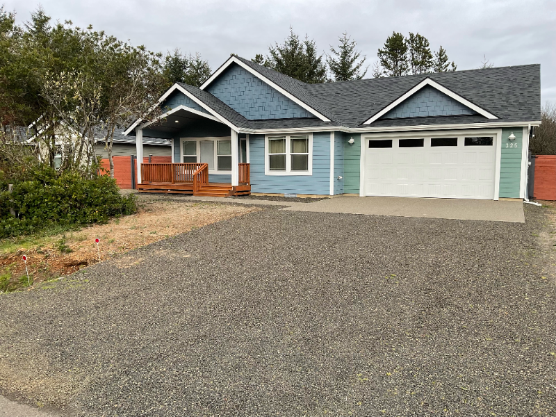 325 N Wynoochee Dr SW in Ocean Shores, WA - Building Photo