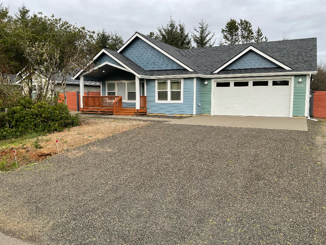 property at 325 N Wynoochee Dr SW