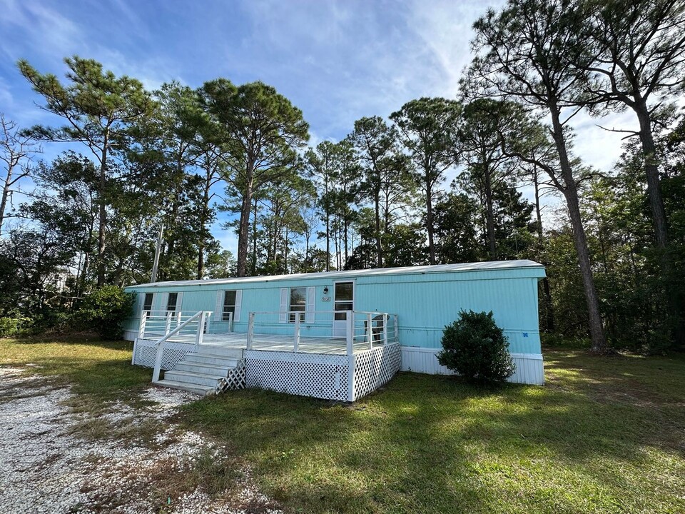 9032 Bay Pnes Rd in Elberta, AL - Building Photo