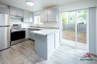 5141 NE Killingsworth St in Portland, OR - Building Photo - Building Photo