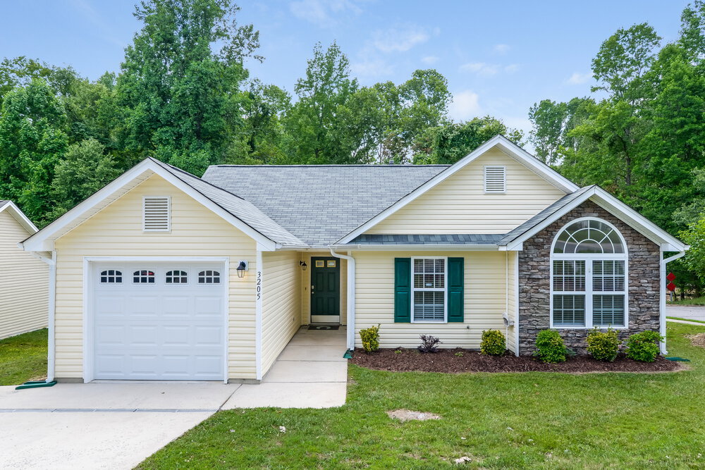 3205 Forest Creek Ct in Gastonia, NC - Building Photo