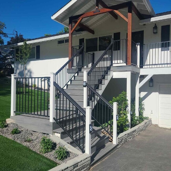 21120 Phoenix Lake Rd in Sonora, CA - Building Photo - Building Photo