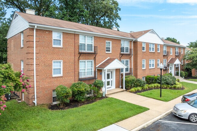 Aquahart Manor in Glen Burnie, MD - Building Photo - Building Photo