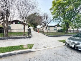 834-846 N Davidson Ave in San Bernardino, CA - Building Photo