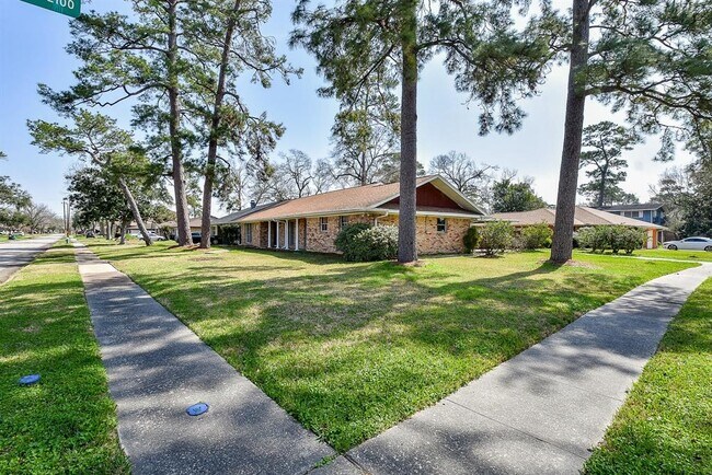 5418 Laurel Creek Way in Houston, TX - Building Photo - Building Photo