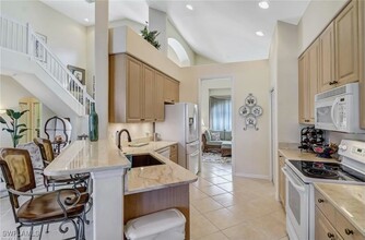 1041 Jardin Dr in Naples, FL - Building Photo - Building Photo