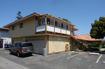 7092 Heil Ave in Huntington Beach, CA - Foto de edificio - Building Photo