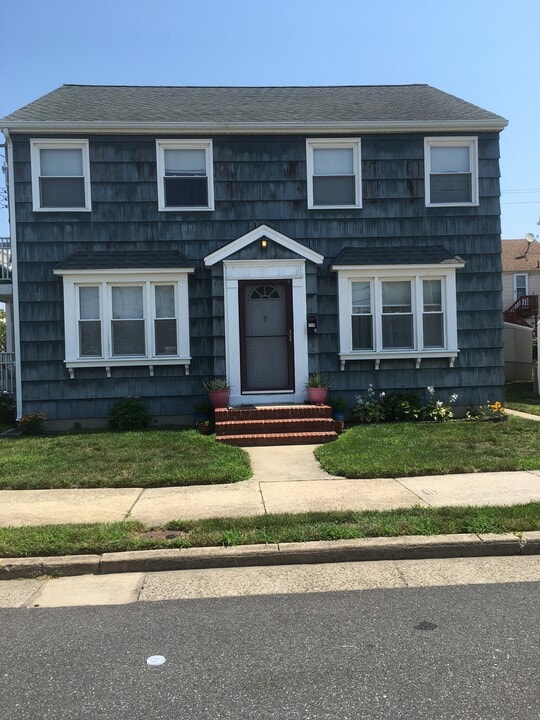 119 N Harding Ave, Unit A in Margate City, NJ - Building Photo