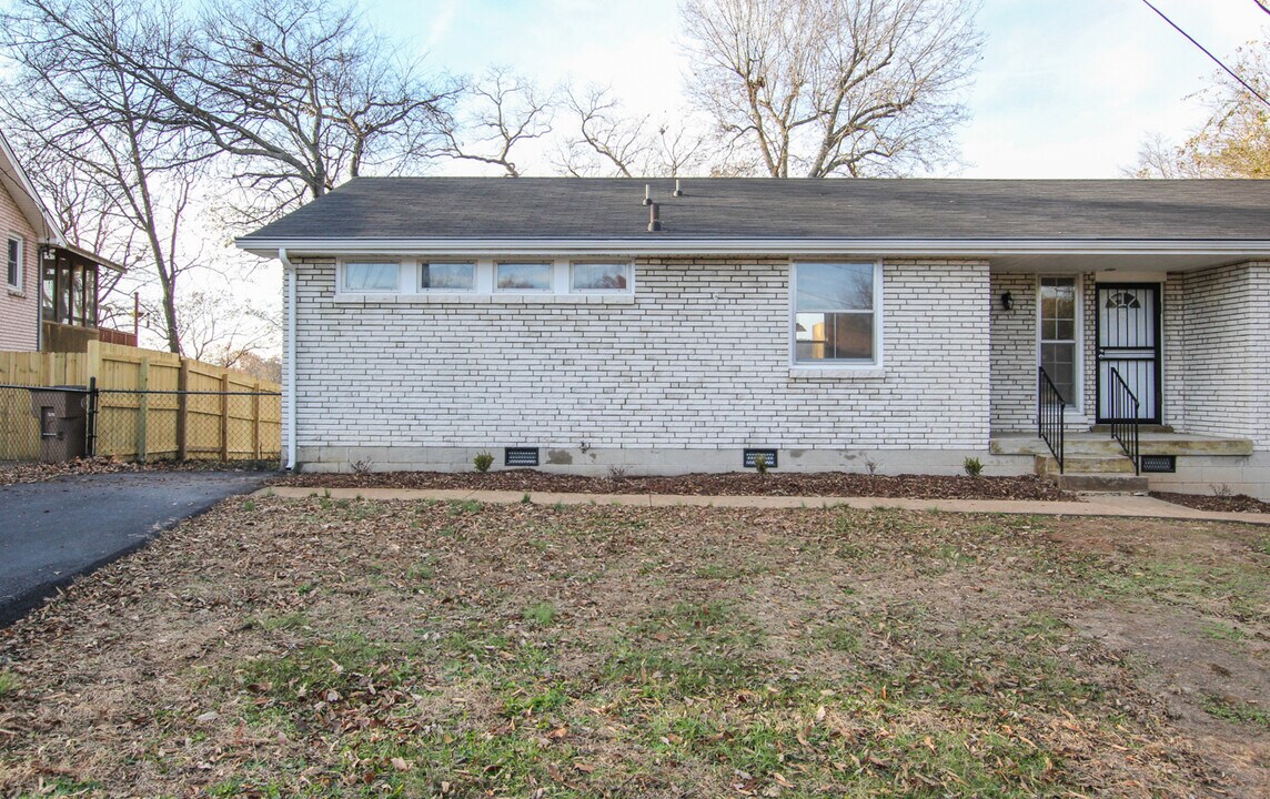 439 Capri Dr in Nashville, TN - Building Photo