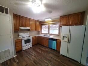 1535 Luther E in Wichita, KS - Building Photo - Building Photo