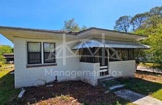 2040 W 15th St in Jacksonville, FL - Building Photo