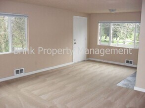 2822 SW Genesee St in Seattle, WA - Building Photo - Building Photo