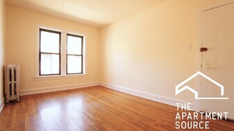 3308 W Schubert Ave, Unit 3U in Chicago, IL - Building Photo
