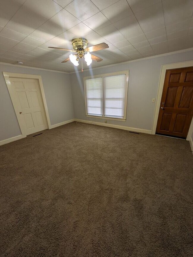 911 Conover Blvd E in Conover, NC - Building Photo - Building Photo