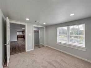 300 Sanders Rd in Denton, TX - Building Photo - Building Photo