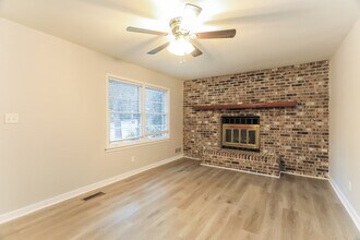 624 26th Ave NW in Center Point, AL - Building Photo - Building Photo