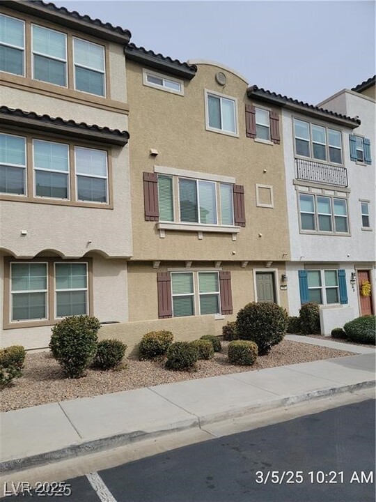 1341 Jewelstone Cir in Henderson, NV - Building Photo