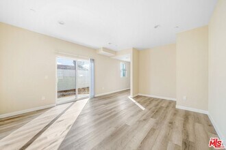 1002 E 33rd St in Los Angeles, CA - Building Photo - Building Photo