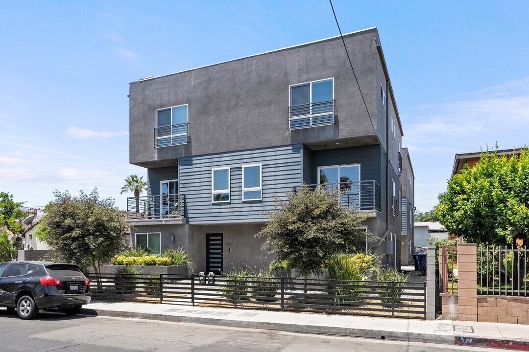 5653 Fair Ave in North Hollywood, CA - Foto de edificio