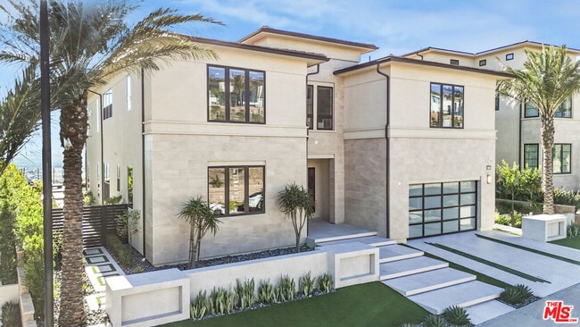 20306 Willoughby Ln in Los Angeles, CA - Building Photo - Building Photo