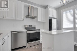 530 Rye Grass Wy in Ottawa, ON - Building Photo - Building Photo