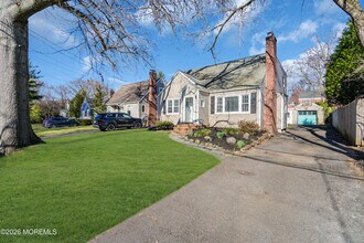 24 St Nicholas Pl in Red Bank, NJ - Building Photo - Building Photo