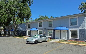 Temple Crest Townhomes in Tampa, FL - Building Photo - Building Photo