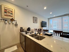 4111 N Narragansett Ave in Chicago, IL - Building Photo - Building Photo