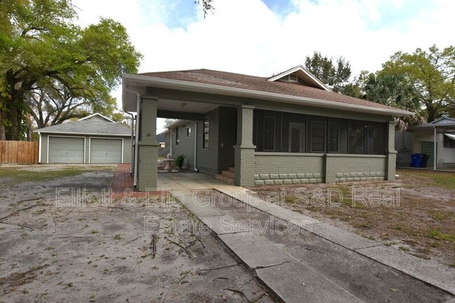 property at 1127 Oakhill St