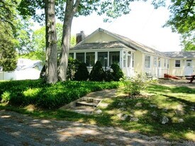 64 Washington Ave in Old Lyme, CT - Building Photo