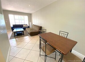 408 NE 7th Ave-Unit -7 in Fort Lauderdale, FL - Building Photo - Building Photo