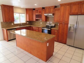 8908 Alphecca Way in San Diego, CA - Building Photo - Building Photo