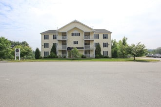 Crosswoods Path Condominium in Merrimack, NH - Building Photo - Building Photo