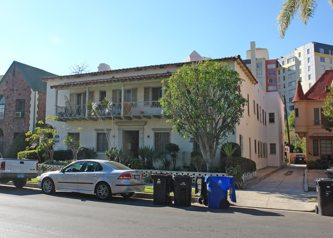 353 S Cochran Ave in Los Angeles, CA - Building Photo - Building Photo