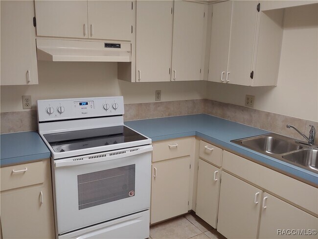 322 Davidson Ave in Inverness, FL - Building Photo - Building Photo