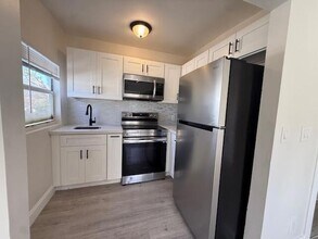 904 4th St in West Palm Beach, FL - Building Photo - Building Photo