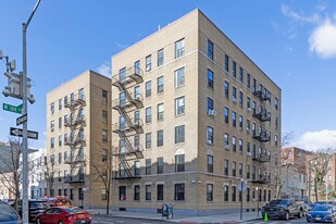 2333 Grand Ave in Bronx, NY - Building Photo