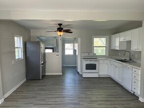 227 A St in Genoa, IL - Building Photo - Building Photo