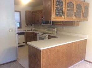 1573 Prairie Ave in Dickinson, ND - Building Photo - Building Photo