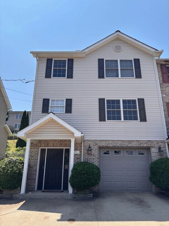 880 Tremont St in Morgantown, WV - Building Photo