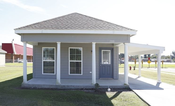 Bayou Oaks in Donaldsonville, LA - Foto de edificio