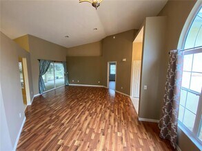 39913 Sun Glo Ct in Lady Lake, FL - Building Photo - Building Photo