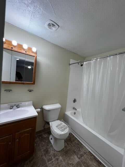 1 Adams Cir in Middleboro, MA - Building Photo - Building Photo