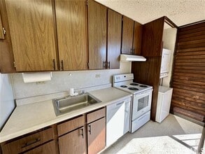 1630 Liholiho St in Honolulu, HI - Building Photo - Building Photo