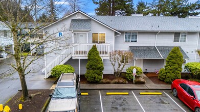 ?North Creek Townhomes – Spacious Homes in... in Everett, WA - Building Photo - Building Photo