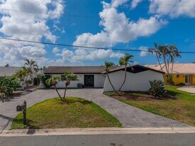 795 119th Ave in Treasure Island, FL - Building Photo