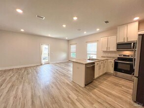 6331 Grove Park Dr in Pensacola, FL - Building Photo - Building Photo