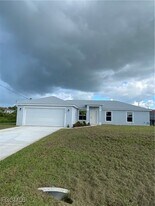 3010 67th St W in Lehigh Acres, FL - Building Photo