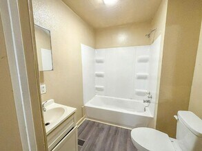 274 Leeds Ave in Indianapolis, IN - Building Photo - Building Photo