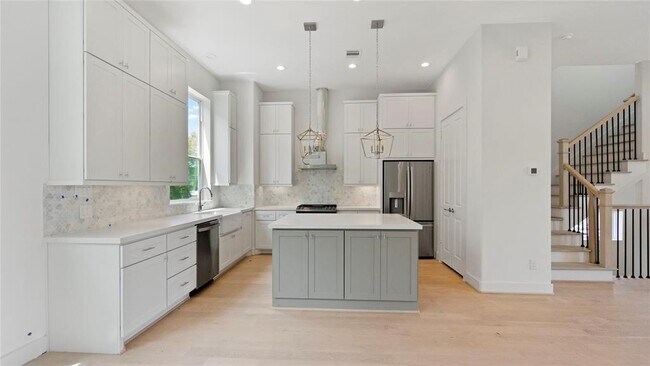 4621 Maxie St in Houston, TX - Building Photo - Building Photo